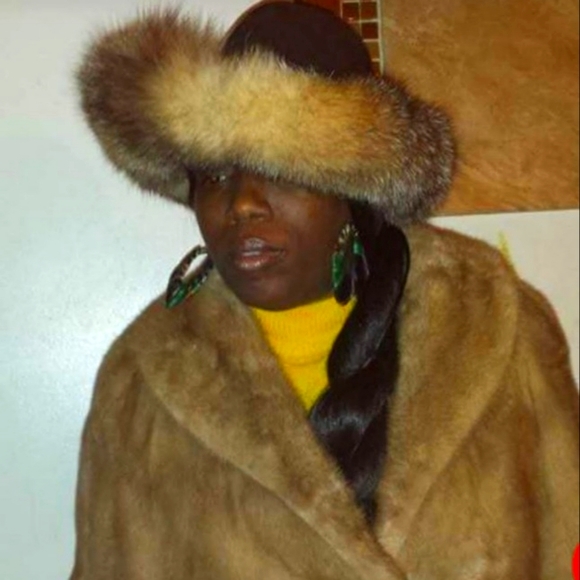 SOLD- Vintage Fur Hat - Picture 6 of 7